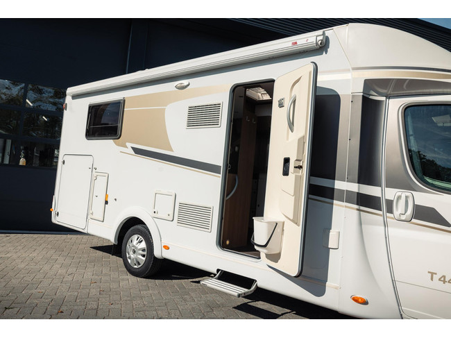 Carado T447 met hefbed foto: 4
