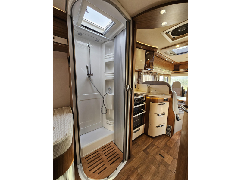 Hymer B678 Premium Line enkele bedde  foto: 8