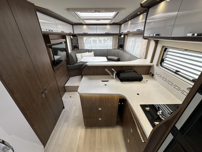 Frankia Platin I 8400 PLUS Mercedes Round Seat 190HP photo: 6