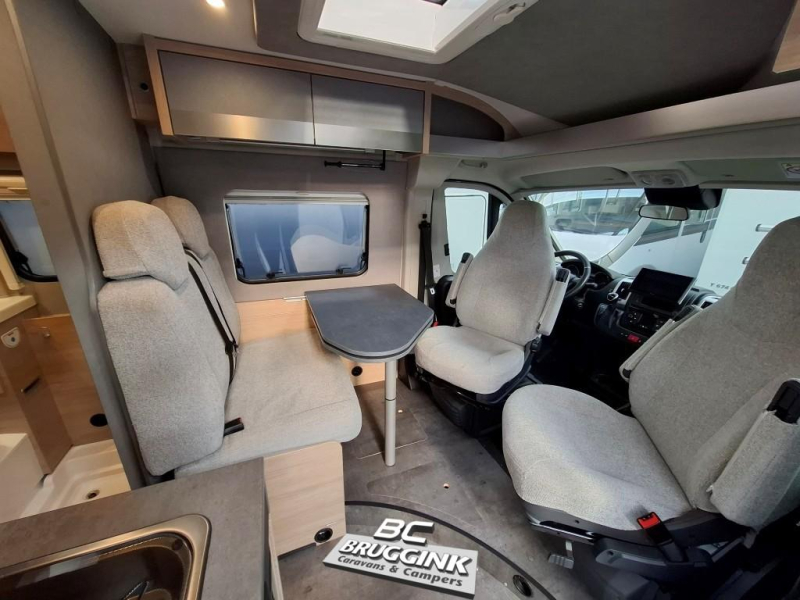 Pössl Trenta 640 -ENKELE BEDDEN - AUTOMAAT  foto: 2