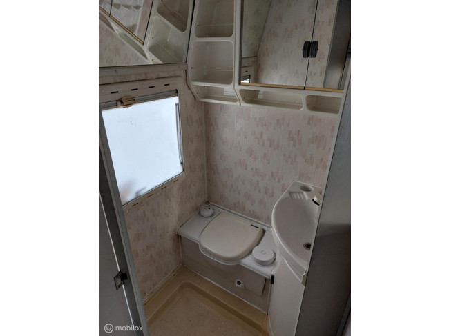 Fiat Ducato 1.9TD Frankia Mobil A520 Autocaravana compacta foto: 18