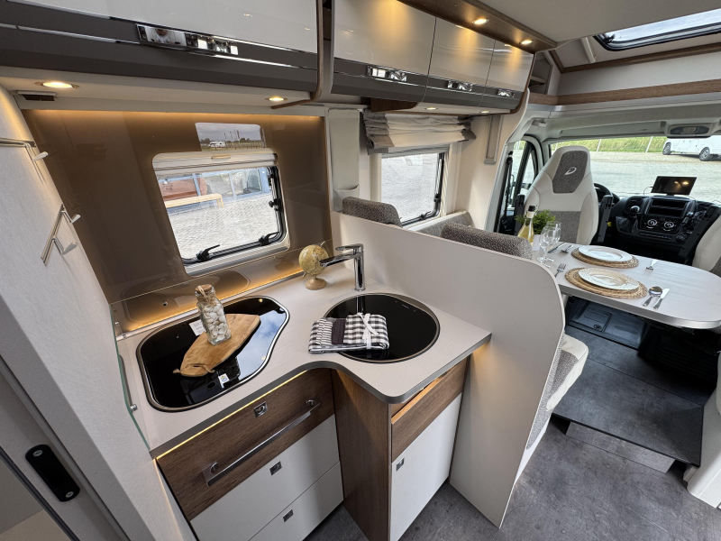 Dethleffs Trend 7057 Automaat Queensbed Hefbed  foto: 17