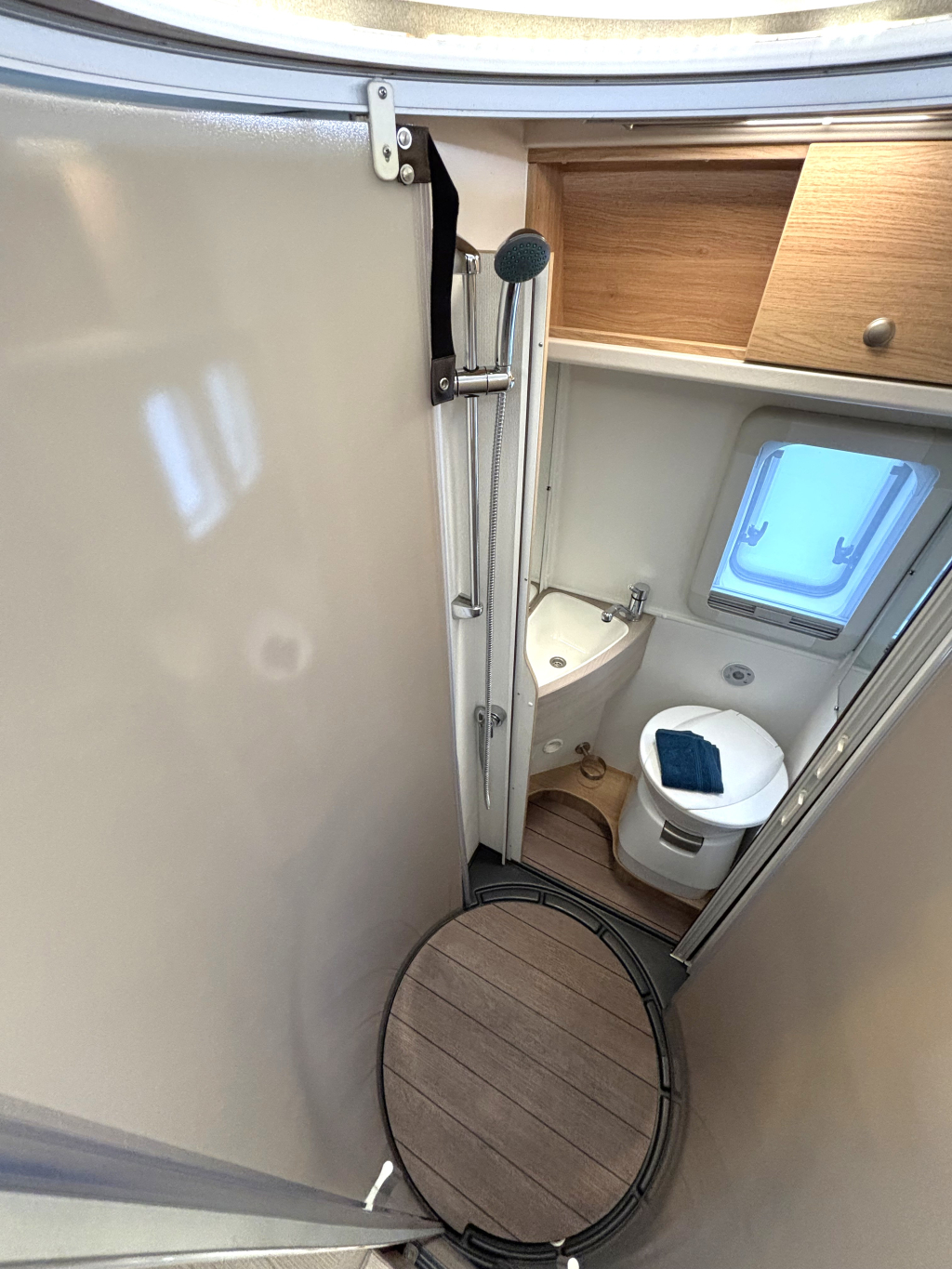 Knaus  BoxStar 600 Platinum Selection 5.99m ENKELE BEDDEN foto: 9
