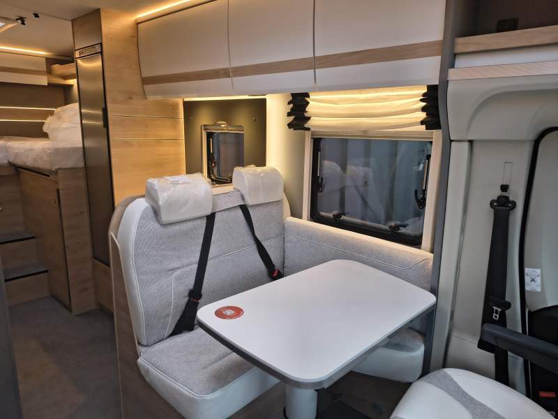 Dethleffs Just Camp T 6812 EB Active - automaat  foto: 4