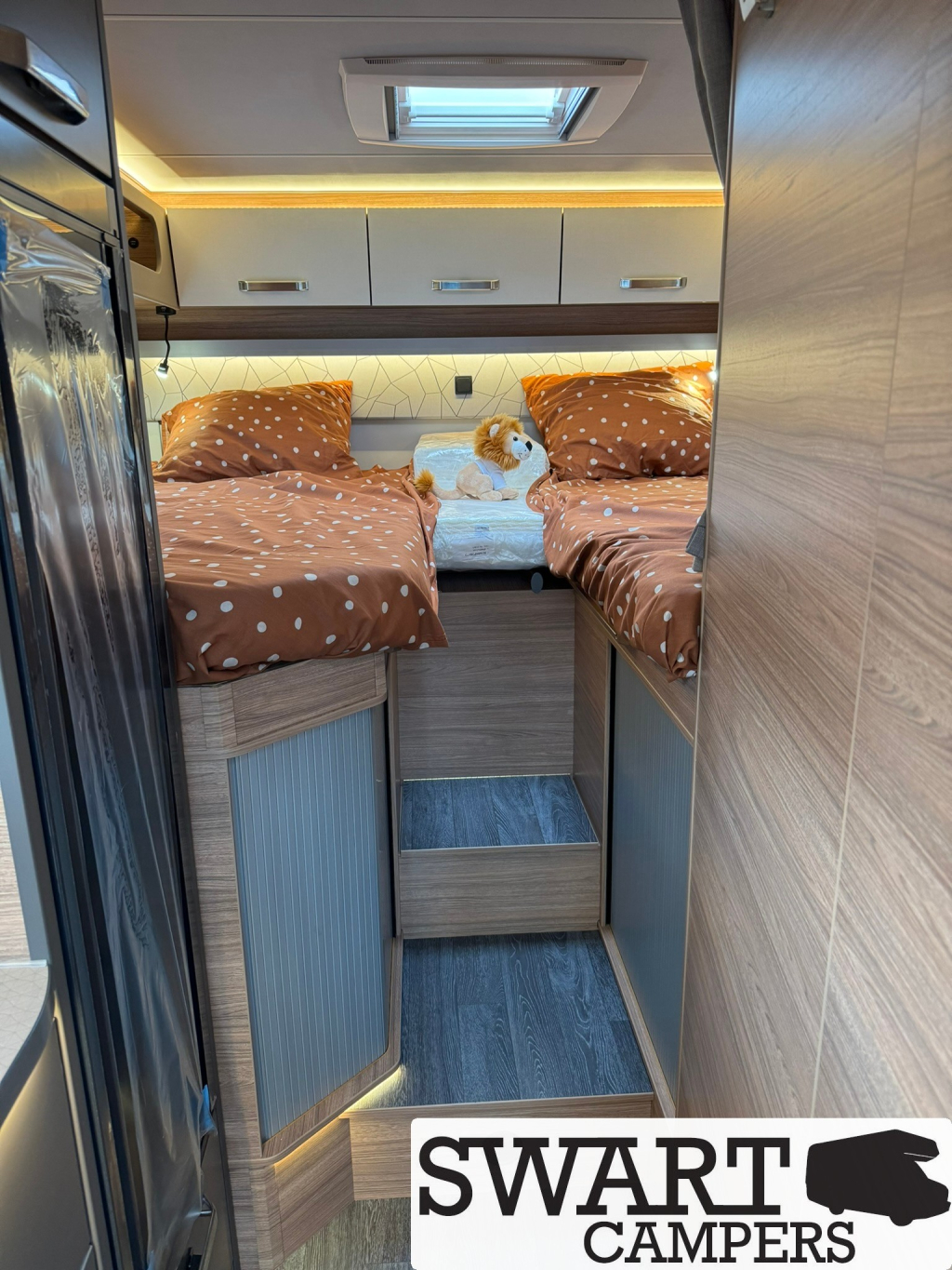 Weinsberg CaraLoft Ford 650 MEG, 155 hp automatic Single beds photo: 15