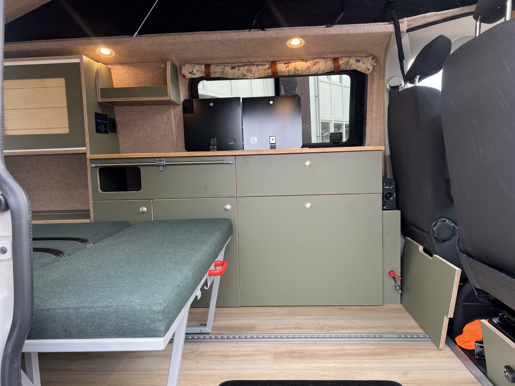 Volkswagen T6 Florida 2019 armeegr&uuml;n zweifarbig Foto: 4