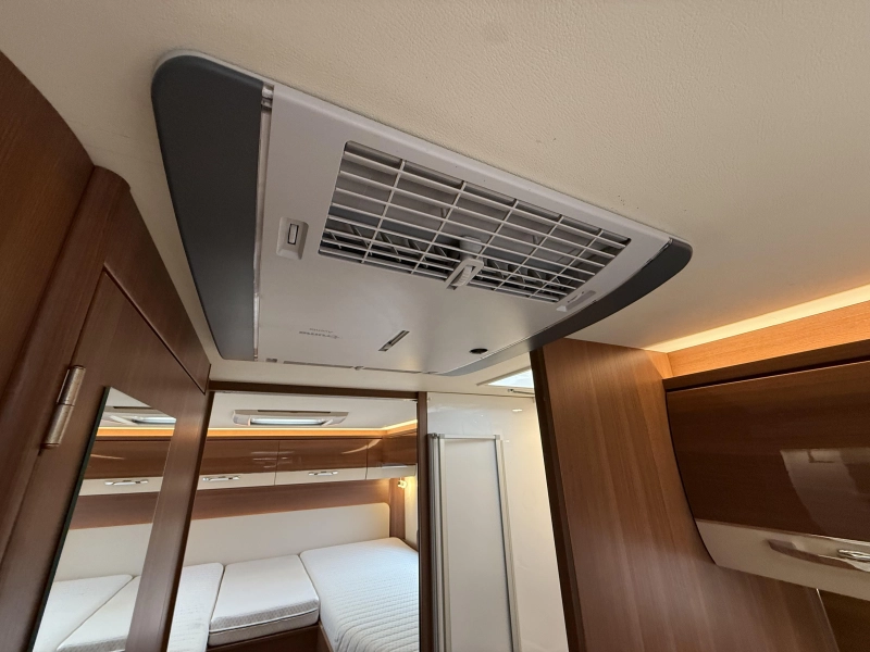 LMC Explorer Comfort 735 G Enkele Bedden Hefbed 2019  foto: 14