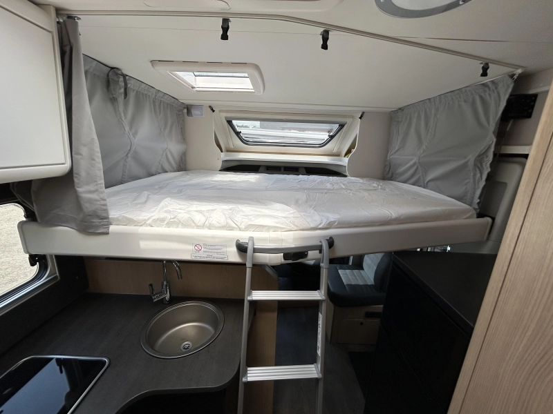 Sunlight T 690 L Queensbed + Hefbed  foto: 12
