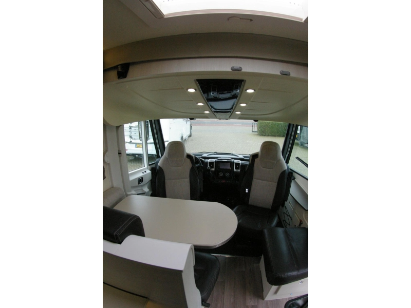 Chausson Exaltis 6028 EB Queensbed, Hefbed.  foto: 9