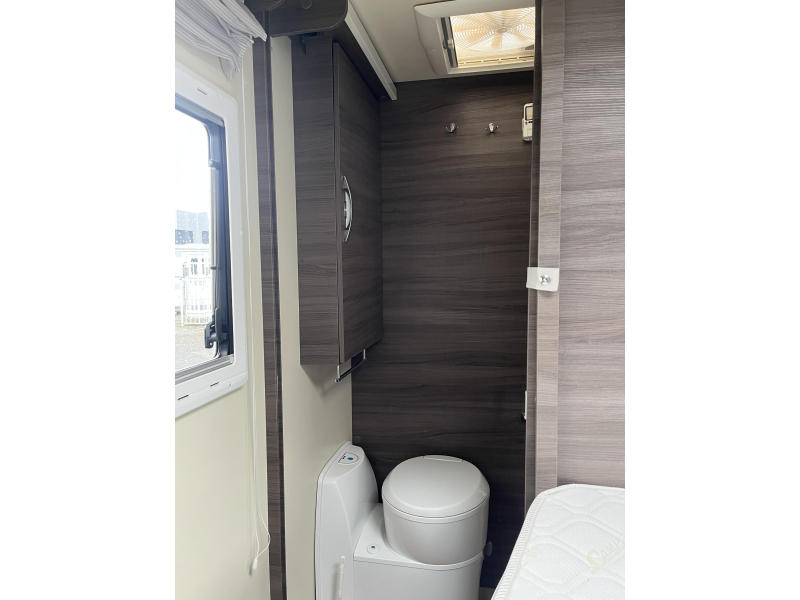 McLouis Carat 480 G -Queensbed-Levelsysteem Foto: 19