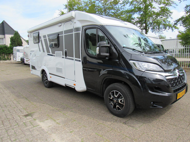 Carado V337 Pro Schwarz Teilintegriert Einzelbetten Bj. 2024 Foto: 2