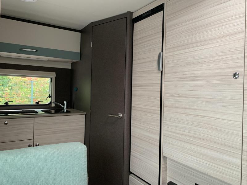 Dethleffs C'Joy 420 QSH Mover/Luifel/Voortent  foto: 7