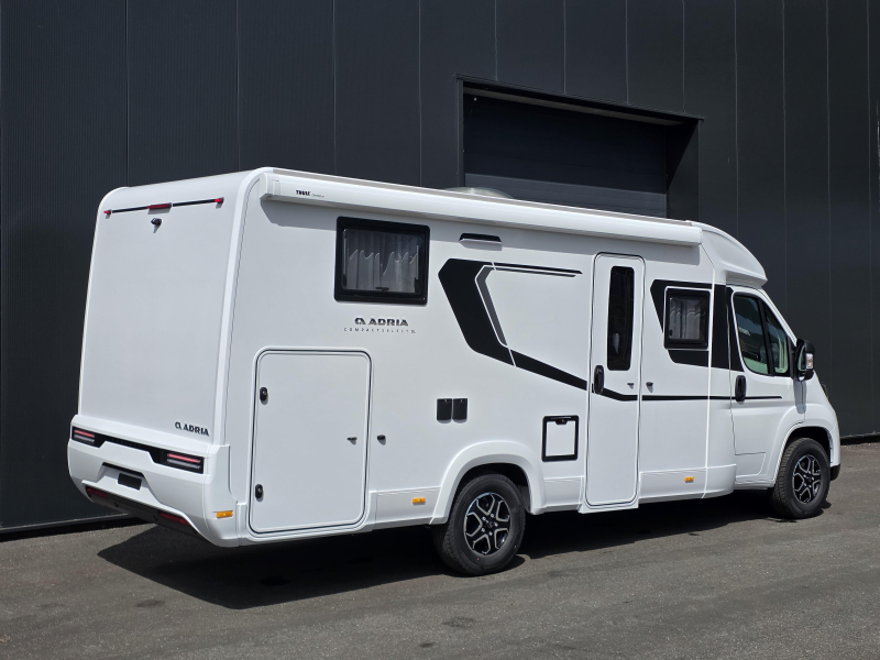 Adria Compact Select DL photo: 2