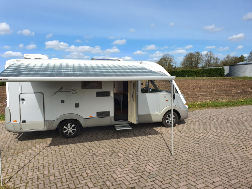 Fiat Ducato Bürstner Aviano i 650, 2 zonnepanelen Cruisecontrol Dakairco foto: 2