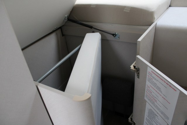 Young lightweight integral Hymer Exsis I 580 Pure 9G Tronic AUTOMATIC single beds (58 photo: 41