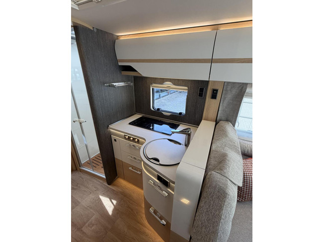 Hymer BML-I 780 MasterLine Bovenkasten Level 2X Airco Lithium foto: 17