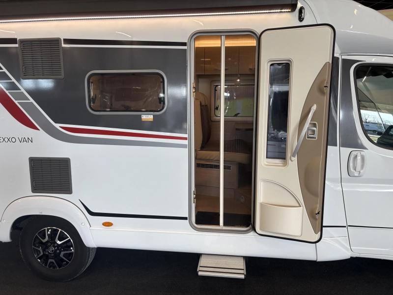 B&uuml;rstner Nexxo T 690 Levelsyst - Lithium Foto: 7