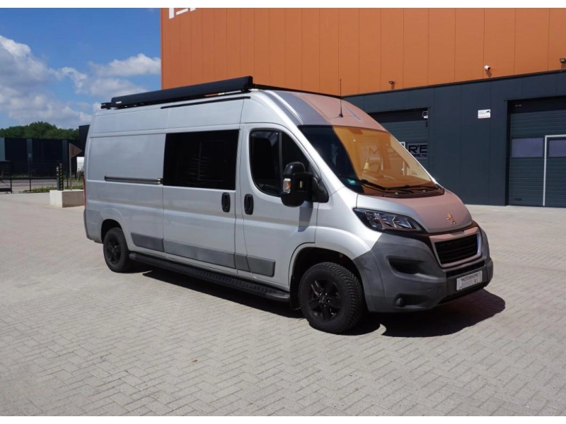 Peugeot Boxer 600 5 persoons  foto: 0