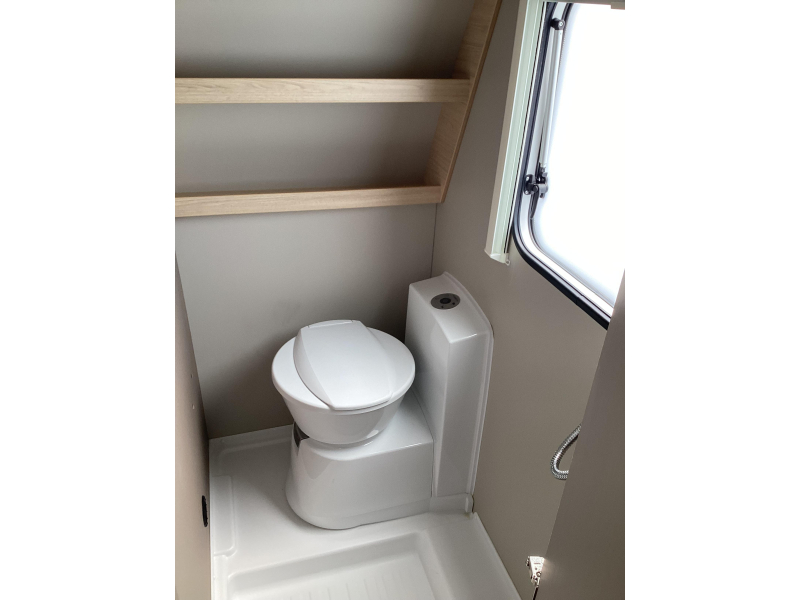 Weinsberg CaraCito 450 FU E-Power/ Klimaanlage Foto: 7