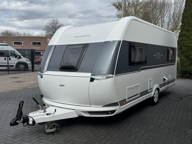 Hobby Excellent 495 UL avec lits jumeaux **Mover/ATC/1er propri&eacute;taire/Caravane tr&egrave;s soign&eacute;e** photo: 9