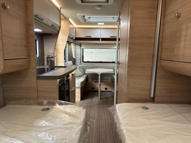 Knaus Sudwind 60 Years 460 EU enkele bedden / voorraam  foto: 16