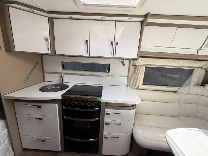 Kabe Royal 520 XL Model 2017 | 230 breed  foto: 14