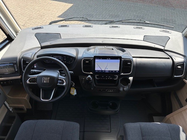 Frankia I 790 GDW Titan DA, autom&aacute;tico, cara a cara foto: 17