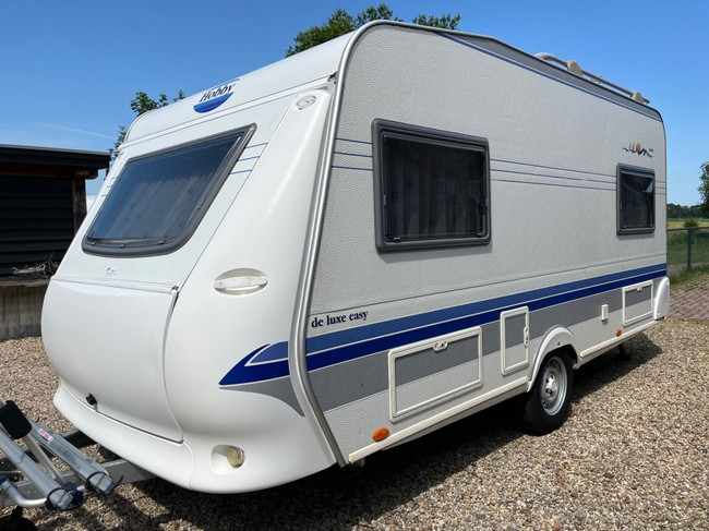 Hobby 450 De Luxe Easy fixed bed, round seat photo: 3