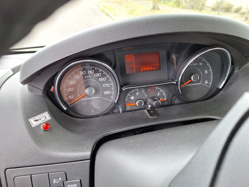 B&uuml;rstner Travel Van 620 T 9G MOD&Egrave;LE COMPACT AUTOMATIQUE photo : 14