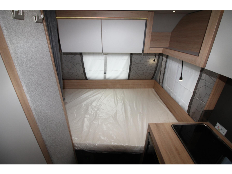 Knaus Sport 420 QD Dwarsbed & ruime keuken!  foto: 7