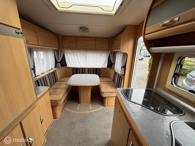 TEC 530 TDF voortent rondzit vastbed L keuken foto: 6