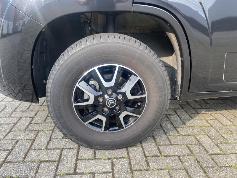 B&uuml;rstner Limited T 690 photo: 6