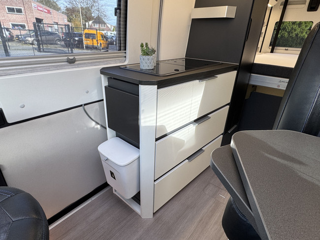 Adria Twin Supreme 640 SGX 180 pk AUTOMAAT 9-Traps Euro6 Fiat Ducato 8 Maxi **Lengtebedden in hoogte verstelbaar/4 zitplaatsen/Luifel/ foto: 10
