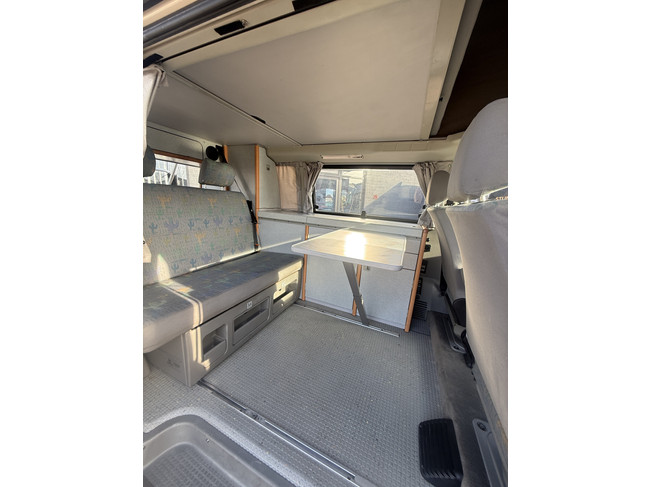 Westfalia California COACH Volkswagen Transporter I D 50 KW einzigartiger Zustand!!! Buscamper Servolenkung Webasto Standheizung 4 Schlafpl&auml;tze Anh&auml;ngerkupplung Fahrradtr&auml;ger Aufstelldach Foto: 11