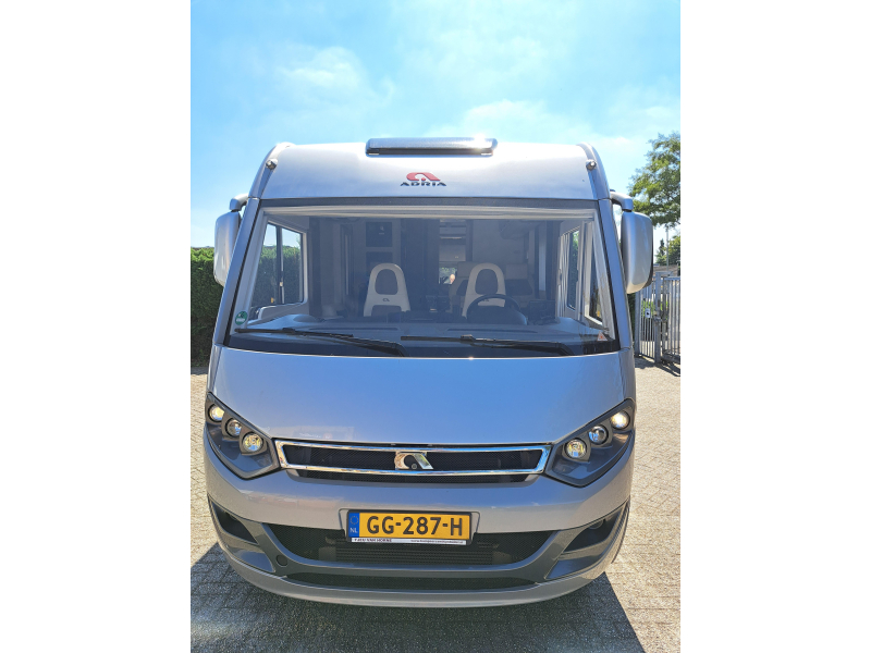 Adria Sonic Plus 700 SBC E & P Levelsysteem  foto: 1