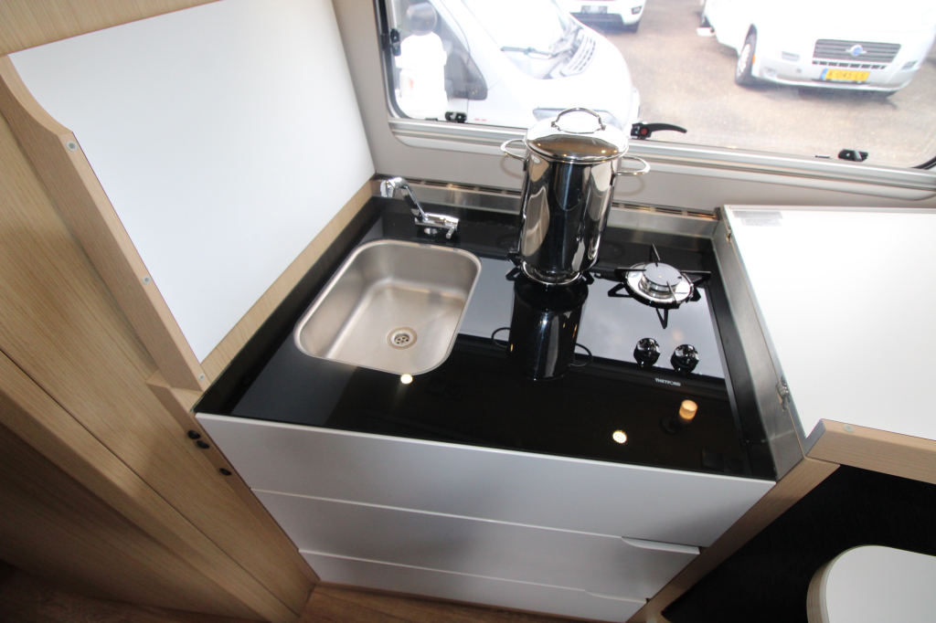 Niesmann-bischoff Smove 7.4 E foto: 8