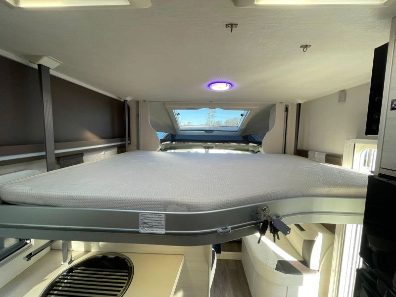 Chausson Welcome 728 EB Queensbed Hefbed 150 PK  foto: 15