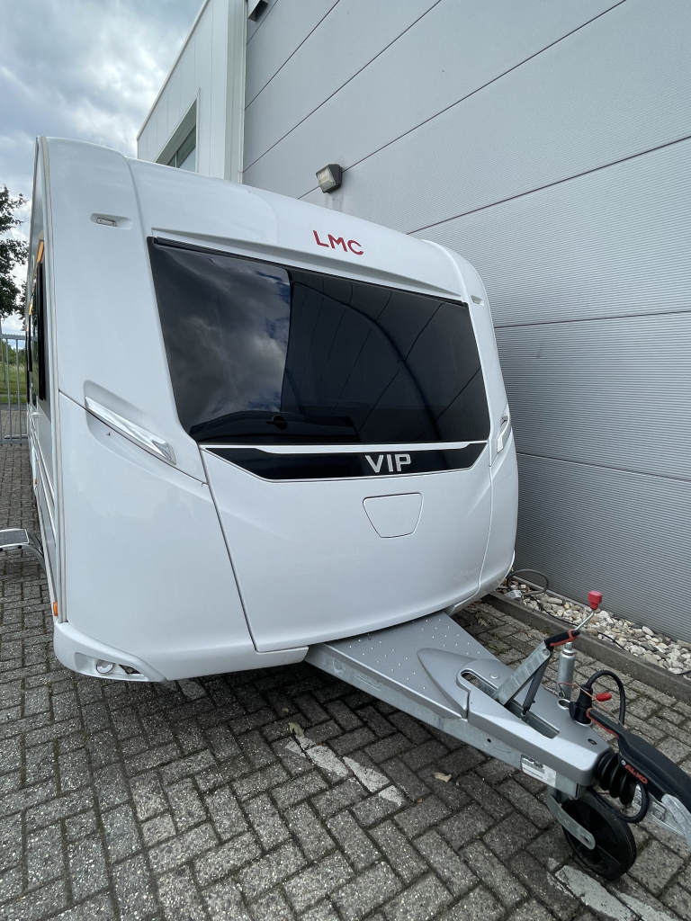 LMC Caravans Exquisite 685 VIP CAMA QUEEN + ASIENTO REDONDO DOBLE EJE 2025 ! foto: 8