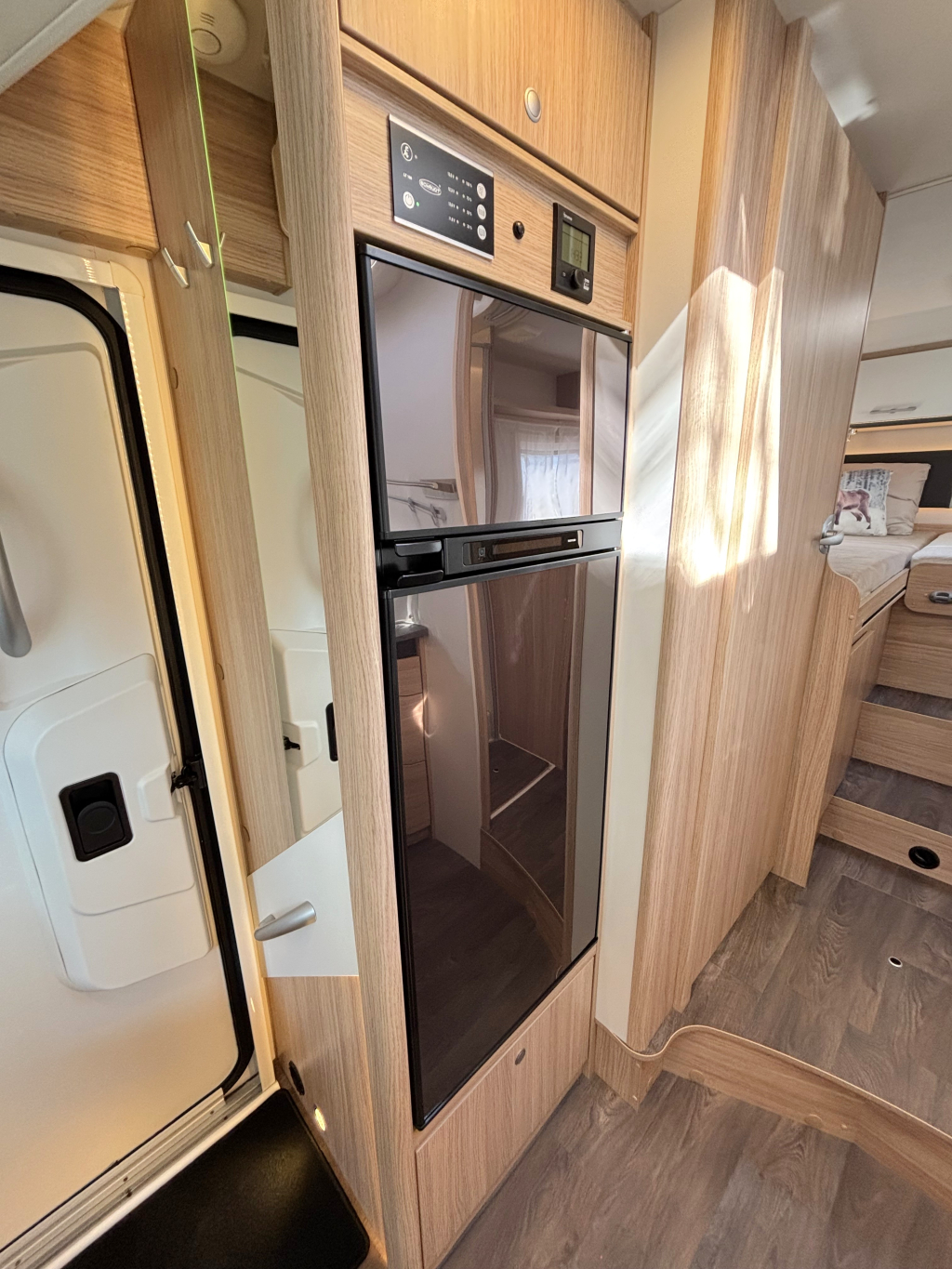 Sunlight Adventure T68 9-TR AUTOMAAT ENKELE BEDDEN + HEFBED foto: 8