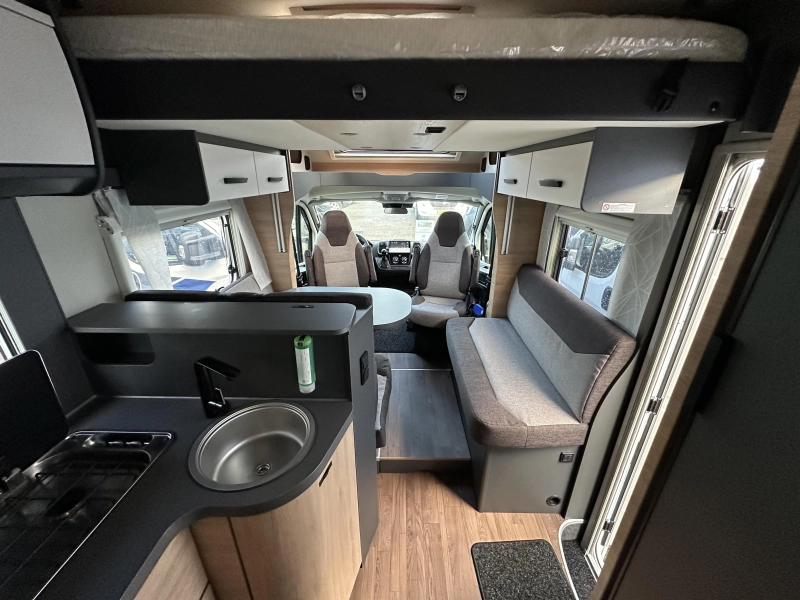 Knaus L!ve Wave 650 MF AUTOMATIK + HUBBETT Foto: 2