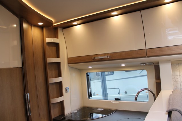 Robusto Carthago Integral Malibu I 460 LE Fiat AUTOM&Aacute;TICO 180 CV camas individuales y cama abatible (118 foto: 39