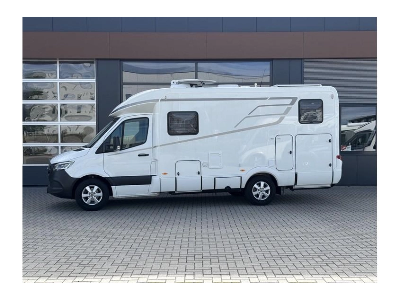 Hymer B-MC T 580 2023, SAT, zonnepanelen  foto: 2