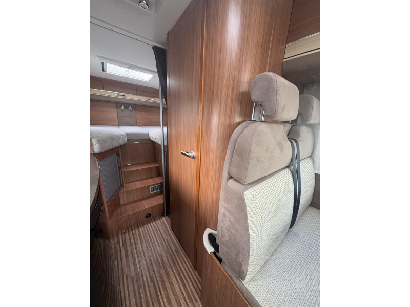 Adria Compact 600 SL CAMAS INDIVIDUALES foto: 18
