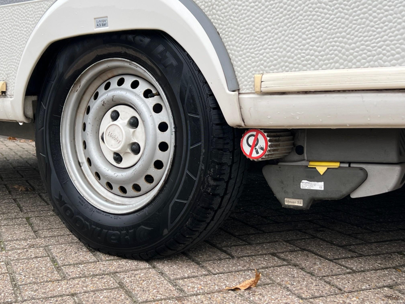 Hobby Excellent 495 UFE mover, tent, luifel  foto: 18