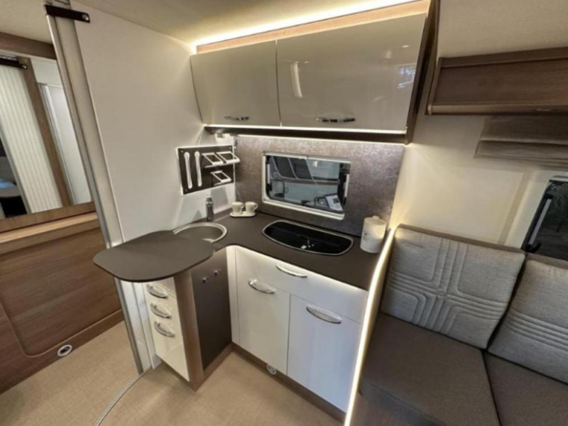 Bürstner Lyseo Harmony Line 684 G FACE TO FACE & ZEER RUIM  foto: 11