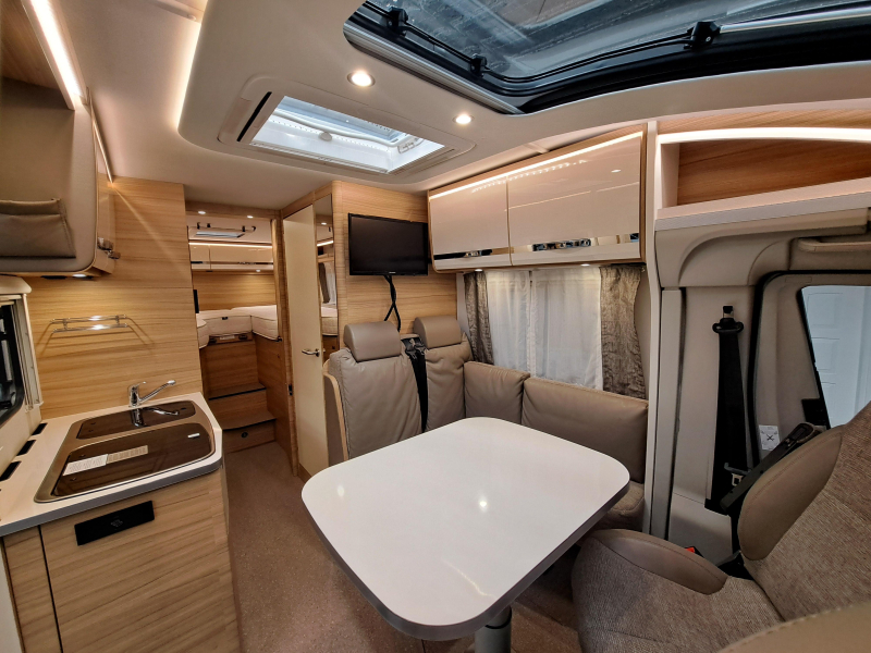 Dethleffs Globebus T 6 Sch&ouml;n kompakt + Kleiderschrank Foto: 4