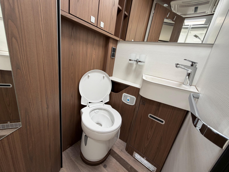 Hymer B ML I 780 LEVEL/2X AIRCO/LITHIUM  foto: 8