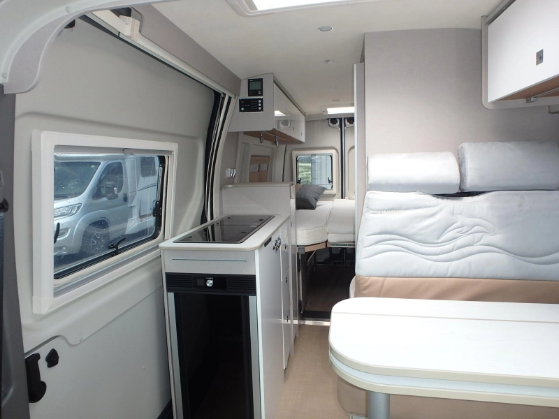 Bürstner Delfin C 621 TE HUUR € 100,00 PER DAG  foto: 9