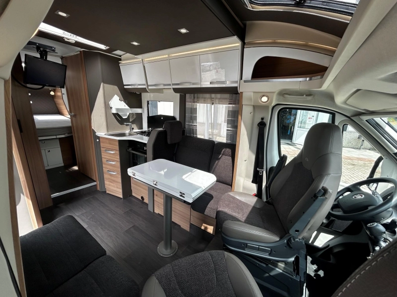 Adria Matrix Plus 670 DC TV y Antena parab&oacute;lica, Aire acondicionado de banco foto: 6