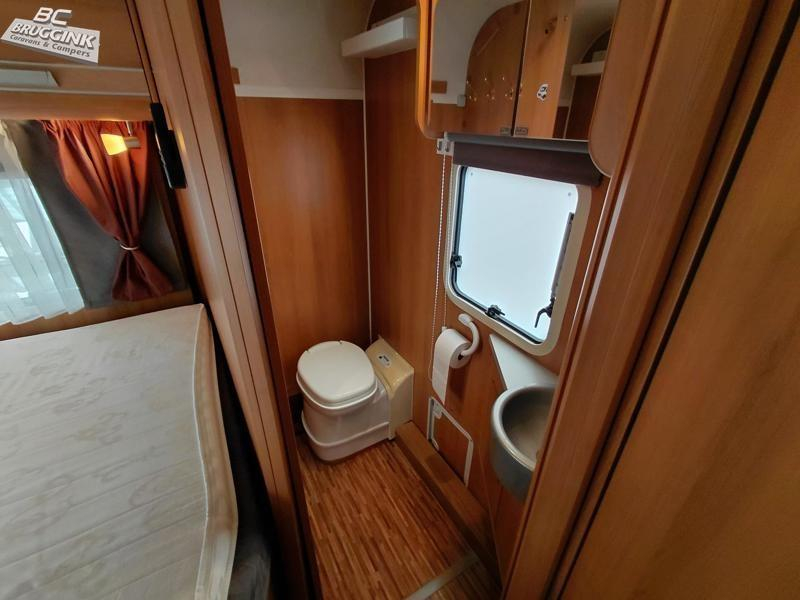 Dethleffs Advantage 6501 B - FRANS BED - B RIJBEWIJS  foto: 12